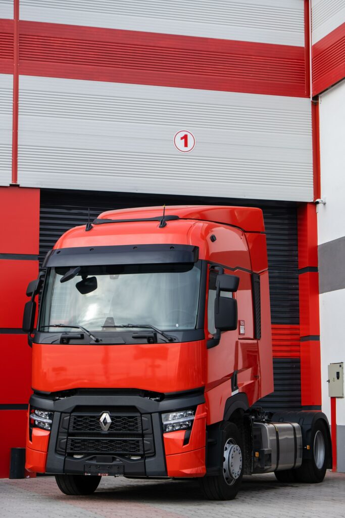 renaults_truck_rouge